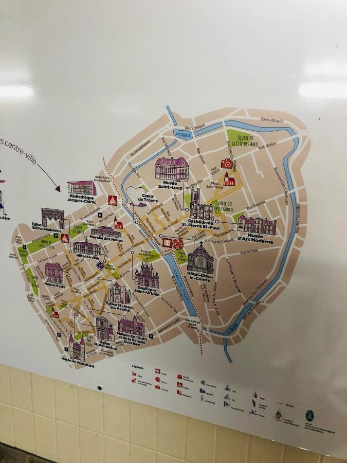 Jade House Hyper Centre Troyes Apartment ภายนอก รูปภาพ